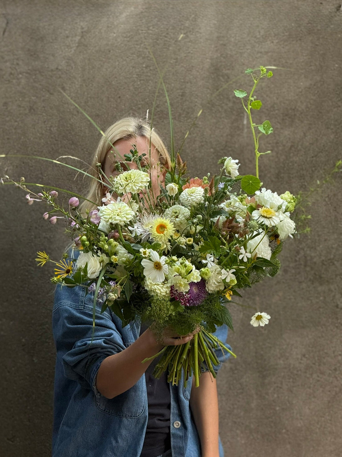 White Elegance — A Summer Bouquet Straight From the Garden