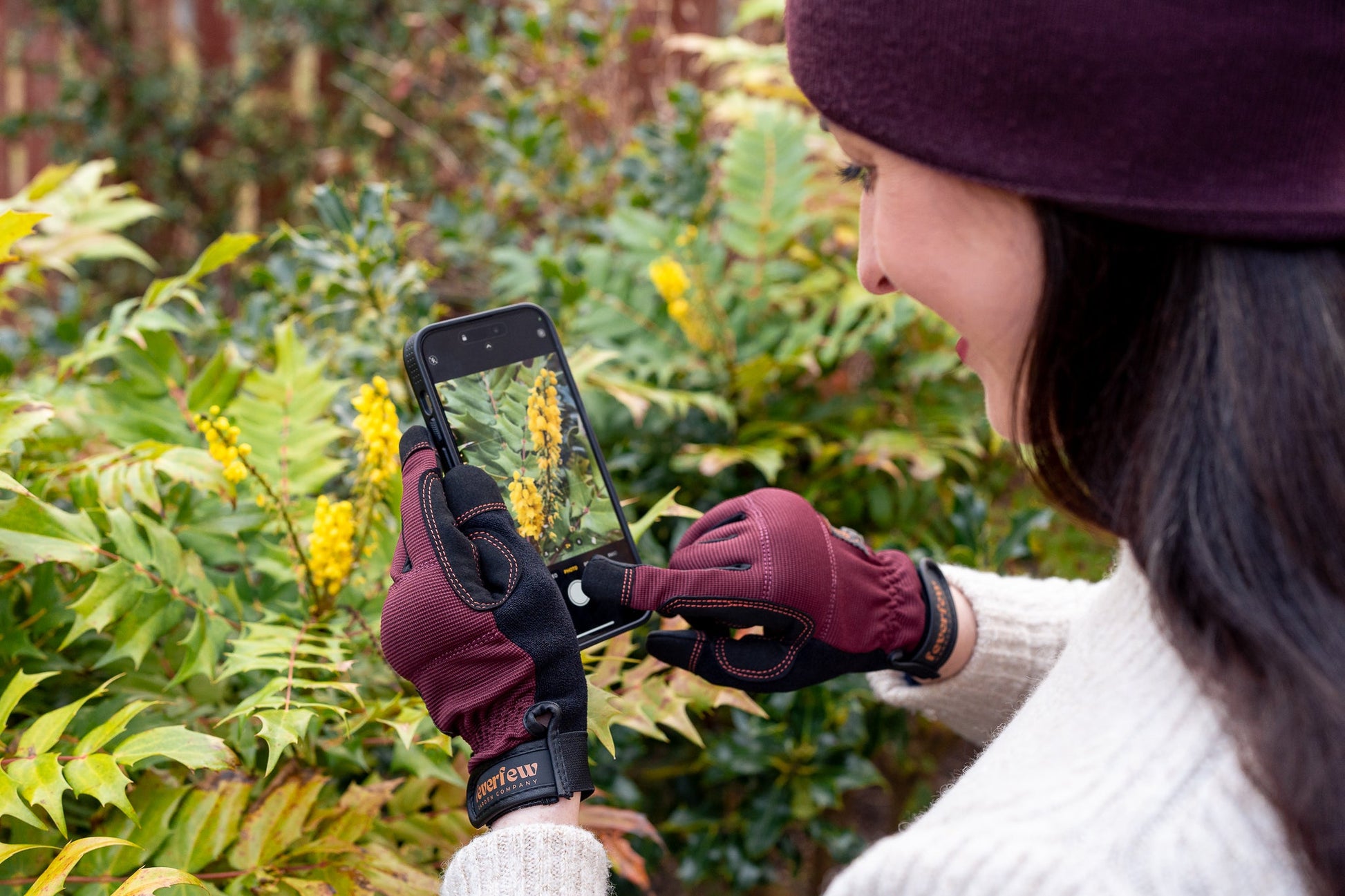 Feverfew Women’s Gardening Gloves | Plum therapyofflowers.com