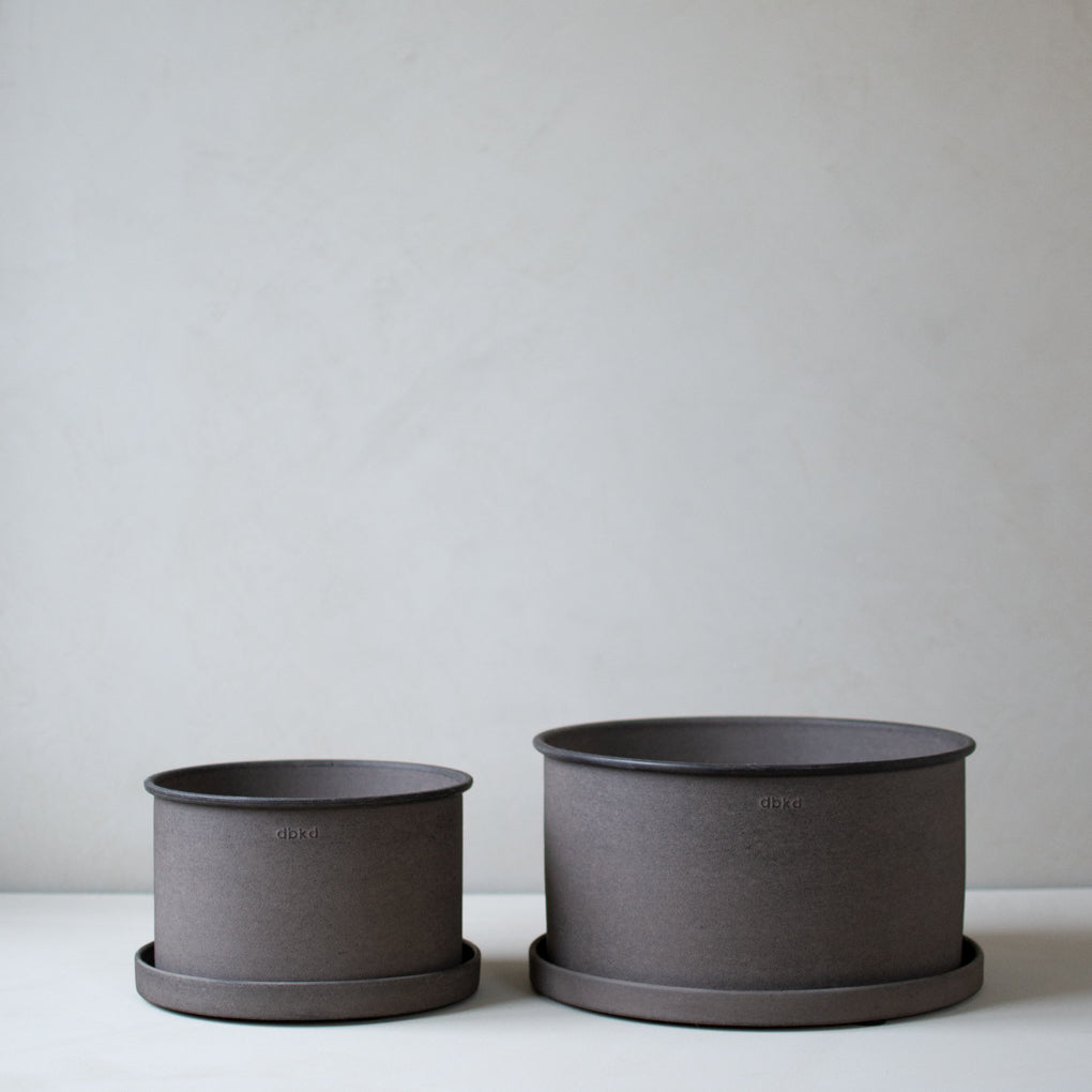 DBKD Plant Bowl Medium 2-Set – Brown | Scandinavian Metal Planters with Matching Saucers DBKD