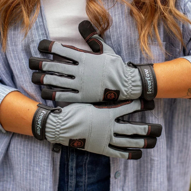 Feverfew Women’s Gardening Gloves | Cornflower therapyofflowers.com