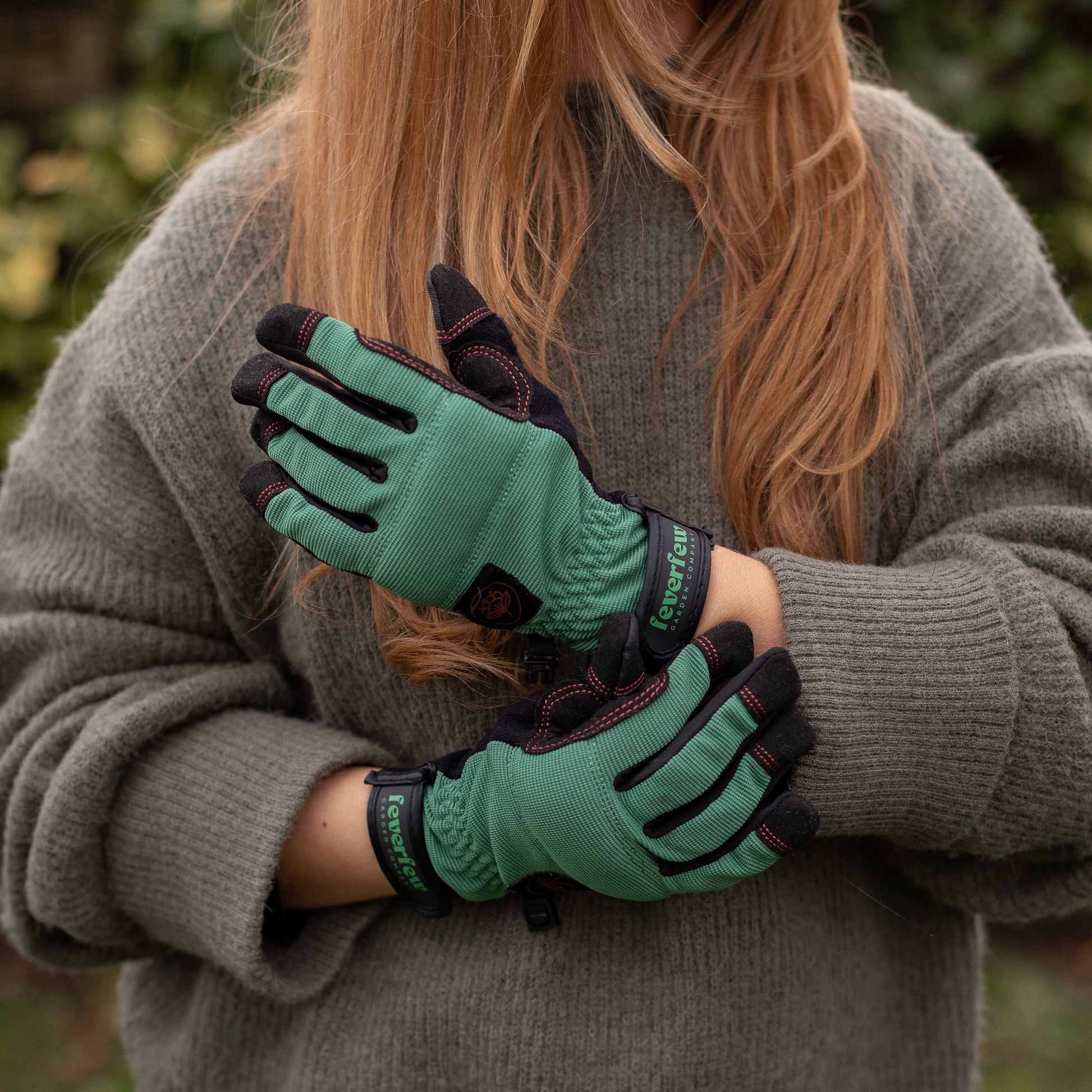 Feverfew Women’s Gardening Gloves | Evergreen therapyofflowers.com